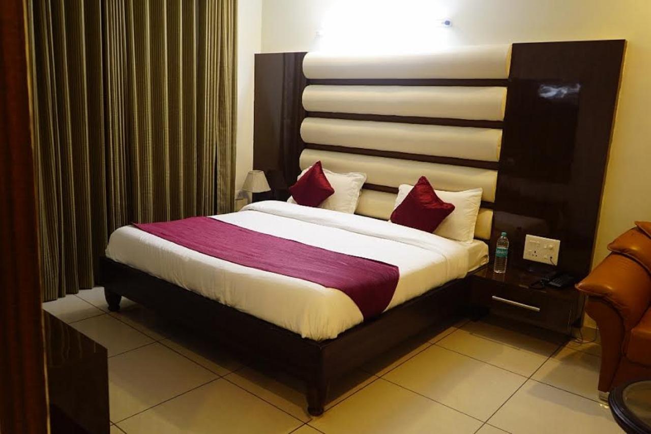 Hotel Razia Inn Hisār المظهر الخارجي الصورة